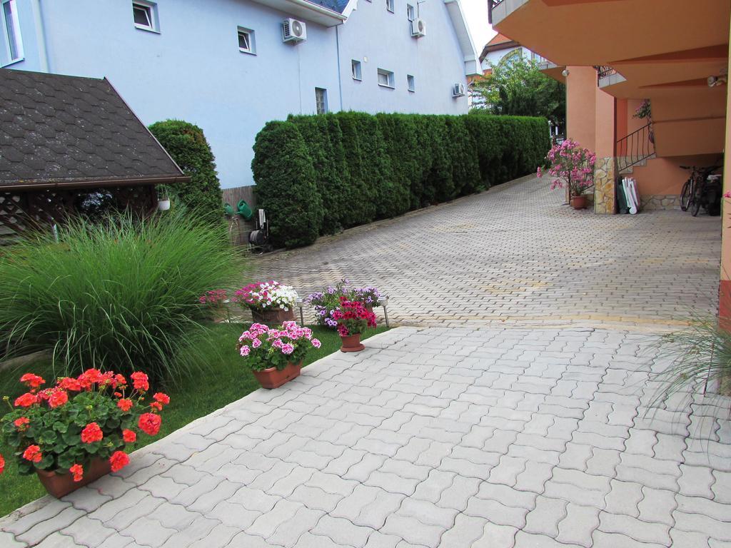 Szecsenyi Apartman Heviz Exterior photo