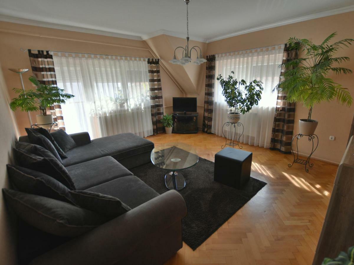 Szecsenyi Apartman Heviz Exterior photo