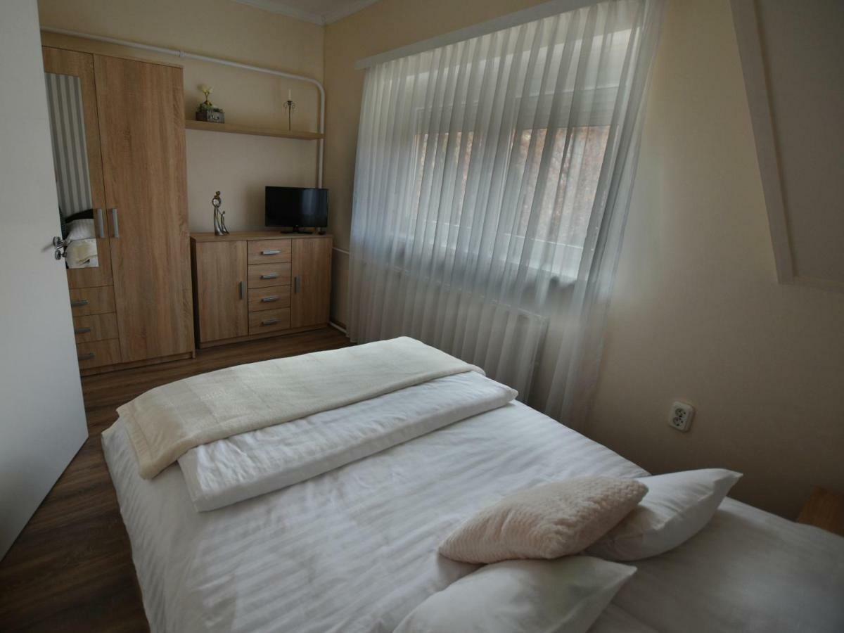 Szecsenyi Apartman Heviz Exterior photo